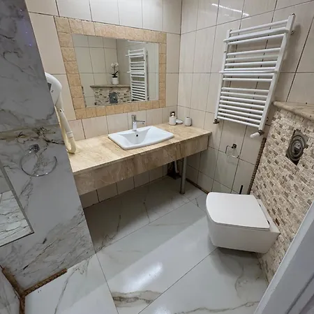 Blisko Plazy Konukevi 3*